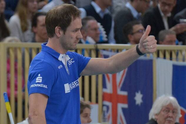 15.02.2017, xtkx, Volleyball 1.Bundesliga Damen, VC Wiesbaden - SSC Palmberg Schwerin, emspor, v.l. Trainer Felix Koslowski (Schwerin)}, Wiesbaden
