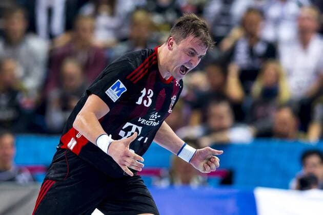 Momir Ilic (Nr. 13, Telekom Veszprem) freut sich ueber ein Tor. THW Kiel vs Telekom Veszprem (HUN), Handball, Champions League, 15.02.17 Kiel Schleswig-Holstein Germany Sparkassen-Arena Copyright: xAgentur54Gradx xFelixxKoenigx