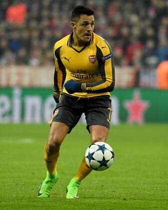 15.02.2017, xjhx, Fussball Champions League, FC Bayern Muenchen - Arsenal London, emspor, v.l. Alexis Sanchez (Arsenal London) Muenchen