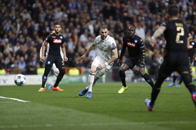 Fußball, CL, Real Madrid - SSC Neapel Soccer match between Real Madrid and SSC Napoli of the 2016 2017 Champions League, held at the Santiago Bernabeu stadium, in Madrid, February 15, 2017. Karim Benzema  xJosexLuisxCuestax xx