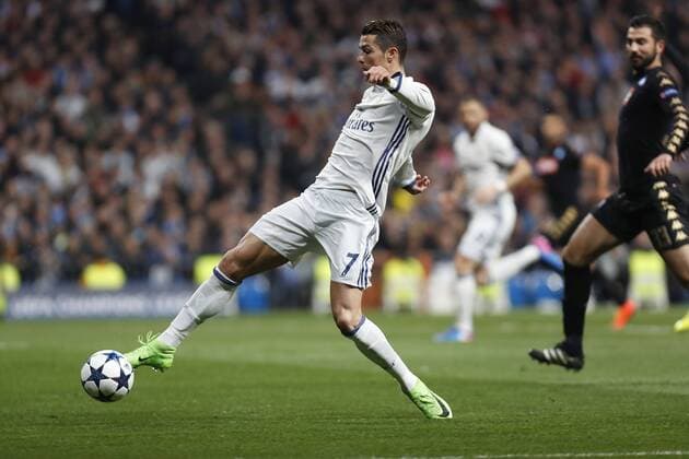 Fußball, CL, Real Madrid - SSC Neapel Soccer match between Real Madrid and SSC Napoli of the 2016 2017 Champions League, held at the Santiago Bernabeu stadium, in Madrid, February 15, 2017. Cristiano Ronaldo  xJosexLuisxCuestax xx