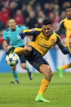 Alexis ( Arsenal FC 7 ) mit dem ersten Nachschuss, FC Bayern Muenchen - Arsenal FC, UEFA Champions League, Achtelfinale, Fussball, 15.02.2017, Muenchen Copyright: xLangerx xEibner-Pressefotox EP_HLR
