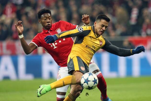 David Alaba (FC Bayern Muenchen 27) Alexis ( Arsenal FC 7 ) mit dem Torschuss zum 1:1, FC Bayern Muenchen - Arsenal FC, UEFA Champions League, Achtelfinale, Fussball, 15.02.2017, Muenchen Copyright: xLangerx xEibner-Pressefotox EP_HLR