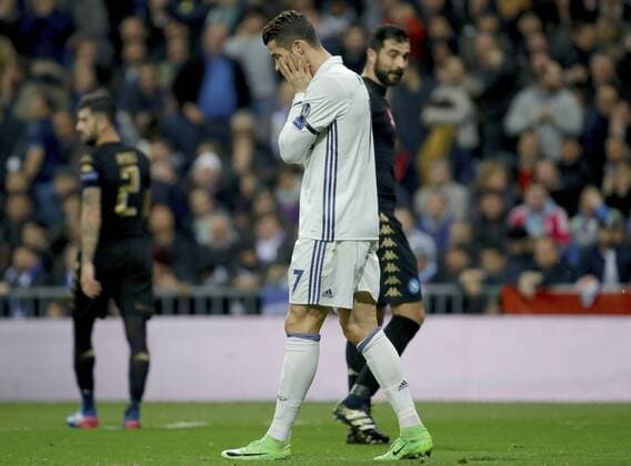 Fußball, CL, Real Madrid - SSC Neapel Real Madrid s Portuguese striker Cristiano Ronaldo reacts during the UEFA Champions League round of 16 first leg match between Real Madrid and Napoli at Santiago Bernabeu stadium in Madrid, Spain, 15 February 2017. REAL MADRID VS. NAPOLI !ACHTUNG: NUR REDAKTIONELLE NUTZUNG!  Copyright: xJuanJoxMartinx MAD002 20170215-636227912477989569