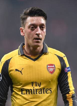 FUSSBALL CHAMPIONS LEAGUE SAISON 2016 2017 ACHTELFINALE HINSPIEL FC Bayern Muenchen - Arsenal London 15.02.2017 Mesut Oezil (Arsenal) 