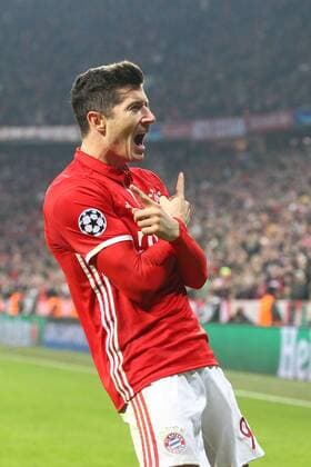 SOCCER - CL, Bayern vs Arsenal MUNICH,GERMANY,15.FEB.17 - SOCCER - UEFA Champions League, FC Bayern Muenchen vs FC Arsenal. Image shows the rejoicing of Robert Lewandowski (Bayern). GEPAxpictures xFelixxRoittner