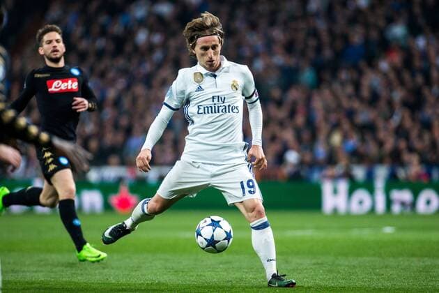 Fußball, CL, Real Madrid - SSC Neapel Luka Modric in action during the match of Champions League between Real Madrid and SSC Napoli at Santiago Bernabeu Stadium in Madrid, Spain. February 15, 2017.  (20170215040)
