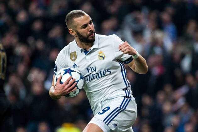 Fußball, CL, Real Madrid - SSC Neapel 3:1 Fußball, CL, Real Madrid - SSC Neapel Karim Benzema of Real Madrid celebrates after scoring a goal during the match of Champions League between Real Madrid and SSC Napoli at Santiago Bernabeu Stadium in Madrid, Spain. February 15, 2017.  (20170215030)