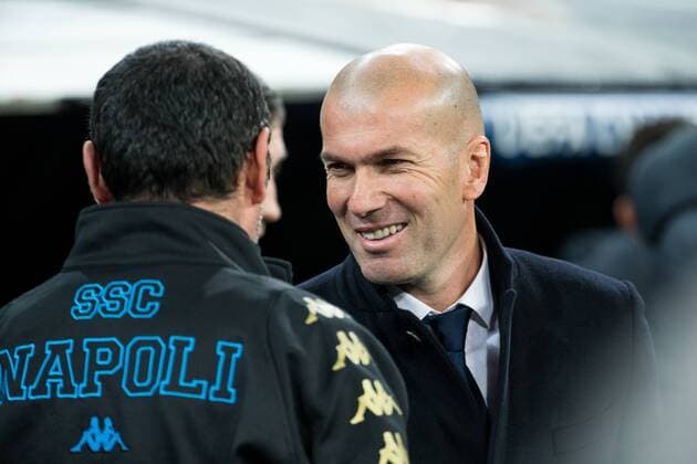 Fußball, CL, Real Madrid - SSC Neapel Maurizio Sarri coach Maurizio Sarri coach and Zinedine Zidane coach of Real Madrid during the match of Champions League between Real Madrid and SSC Napoli at Santiago Bernabeu Stadium in Madrid, Spain. February 15, 2017.  (20170215005)