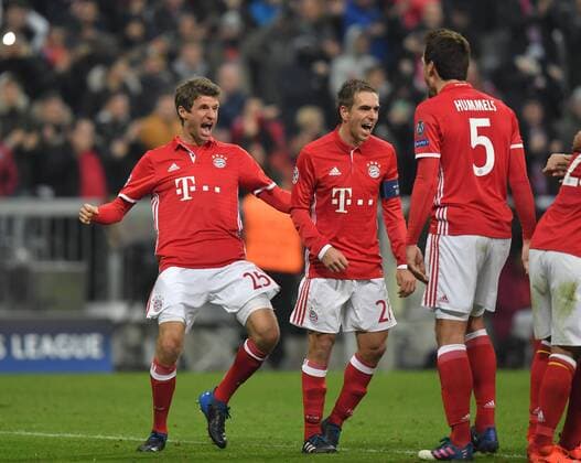 15.02.2017, Fussball, UEFA Champions League, Saison 2016 2017, Achtelfinale, FC Bayern Muenchen - Arsenal London, Jubel (v.li.) Thomas Mueller, Thomas Müller (Bayern Muenchen), Philipp Lahm (Bayern Muenchen), Mats Hummels (FC Bayern Muenchen)