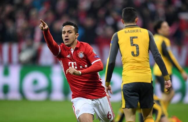 FUSSBALL CHAMPIONS LEAGUE SAISON 2016 2017 ACHTELFINALE HINSPIEL FC Bayern Muenchen - Arsenal London 15.02.2017 Torjubel: Thiago Alcantara (FC Bayern Muenchen) 