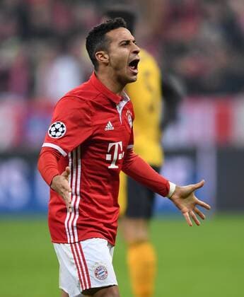 FUSSBALL CHAMPIONS LEAGUE SAISON 2016 2017 ACHTELFINALE HINSPIEL FC Bayern Muenchen - Arsenal London 15.02.2017 Torjubel: Thiago Alcantara (FC Bayern Muenchen) 