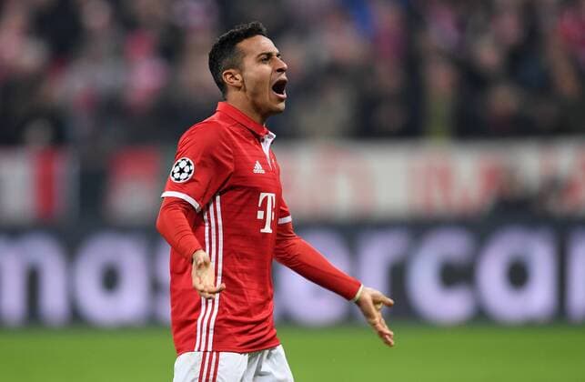 FUSSBALL CHAMPIONS LEAGUE SAISON 2016 2017 ACHTELFINALE HINSPIEL FC Bayern Muenchen - Arsenal London 15.02.2017 Torjubel: Thiago Alcantara (FC Bayern Muenchen) 