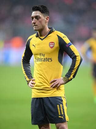 FUSSBALL CHAMPIONS LEAGUE SAISON 2016 2017 ACHTELFINALE HINSPIEL FC Bayern Muenchen - Arsenal London 15.02.2017 Mesut Oezil (Arsenal) 