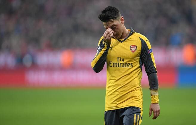 FUSSBALL CHAMPIONS LEAGUE SAISON 2016 2017 ACHTELFINALE HINSPIEL FC Bayern Muenchen - Arsenal London 15.02.2017 Mesut Oezil (Arsenal) 
