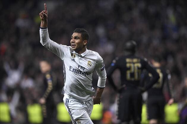 Fußball, CL, Real Madrid - SSC Neapel First leg of 1 8 Champions League match between Real Madrid and Napoli. In this picture, Casemiro celebrates his goal. xJUANxAGUADOx 