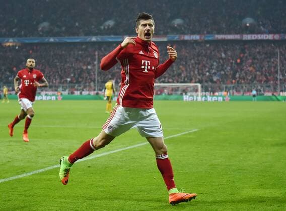15.02.2017, Fussball, UEFA Champions League, Saison 2016 2017, Achtelfinale, FC Bayern Muenchen - Arsenal London 5:1, Jubel Robert Lewandowski (Bayern Muenchen)