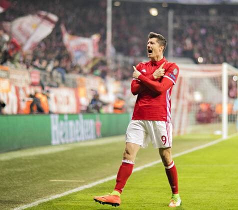 München, 15.02.2017 Torjubel: Robert Lewandowski (FCB) Bayern München - Arsenal London