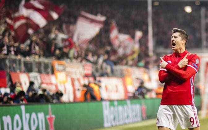 München, 15.02.2017 Torjubel: Robert Lewandowski (FCB) Bayern München - Arsenal London