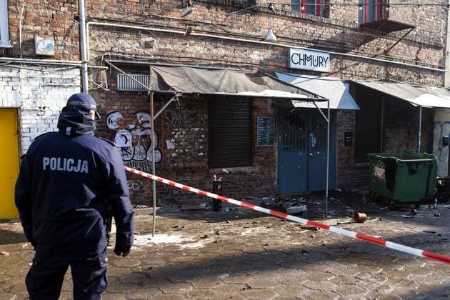 Fußball, EL, Ajax Fans im Warschauer Club Chmury attackiert worden Attack on AFC Ajax fans in Warsaw An exterior view of the Chmury (Clouds) club in Warsaw s northern Praga district where AFC Ajax fans were attacked overnight on February 16, 2016 in Warsaw, Poland. It was stated, that a group of about a 50 black-clothed emblemless attackers threw bottles and stones at the club where the Dutch fans, who are in Warsaw for UEFA Europa League Legia vs. AFC Ajax match, were gathering at night. The group of aggressors fled the site just before the arrival of police while Ajax fans barricaded themselves inside the hostel where they are staying. No causalities were reported.  EN_01245927_0016