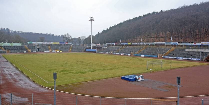 Fußball, Stadiongeschichte Sportfreunde Siegen Das Leimbachstadion, Heimstaette der Sportfreunde Siegen Fussball Regionalliga West, Leimbachstadion, Sportfreunde Siegen am 16.02.2017 in Siegen Deutschland.