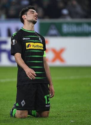 16.02.2017, xjhx, Fussball Europa League, Borussia Moenchengladbach - AC Florenz, emspor, v.l. Lars Stindl (Borussia Mönchengladbach) enttaeuscht, enttaeuscht schauend, dissapointed Moenchengladbach