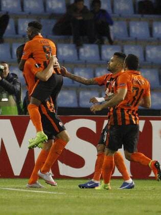 Fußball, EL, Celta de Vigo - Schachtar Donezk Shaktar Donetsk s players jubilate the first goal of the team against Celta de Vigo during their Euroleague round of 32 first leg match at Balaidos stadium in Vigo, Pontevedra, Spain, 16 February 2017. CELTA DE VIGO VS. SHAKTAR DONETSK !ACHTUNG: NUR REDAKTIONELLE NUTZUNG!  Copyright: xSalvadorxSasx VIG001 20170216-636228723574636116