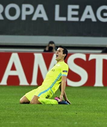 GHENT - FEBRUARY 16, 2017 : Jeremy Perbet forward of KAA Gent celebrates scoring a goal pictured during the UEFA Europa League Round of 32 First Leg between KAA Gent and Tottenham Hotspur on february 16, 2017 in Ghent, Belgium FOOTBALL : KAA Gent V Tottenham Hotspur UEFA - 16 02 2017 PHOTONEWS PANORAMIC  687875955