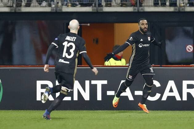Alexandre Lacazette of Olympique Lyon scoredduring the UEFA Europa League round of 32 match between AZ Alkmaar and Olympique Lyonnais on February 16, 2017 at the AFAS stadium in Alkmaar, The Netherlands. AZ v Olympique Lyon UEFA Europa League 2016 2017 xVIxxIVx 7132647