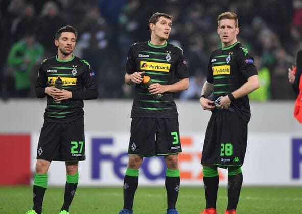 16.02.2017, Fussball, UEFA Europa League, Saison 2016 2017, Zwischenrunde, Borussia Moenchengladbach - AC Florenz, v.li., Julian Korb (Borussia Moenchengladbach), Andreas Christensen (Borussia Moenchengladbach), Andre Hahn (Borussia Moenchengladbach)