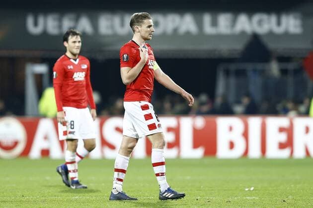 (l-r) Joris van Overeem of AZ Alkmaar, Ben Rienstra of AZ Alkmaarduring the UEFA Europa League round of 32 match between AZ Alkmaar and Olympique Lyonnais on February 16, 2017 at the AFAS stadium in Alkmaar, The Netherlands. AZ v Olympique Lyon UEFA Europa League 2016 2017 xVIxxIVx 7132676