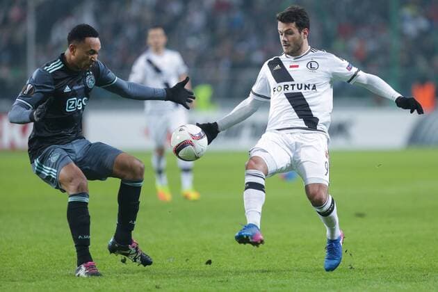 Warschau, Polen - Fussball, Europa League, Legia Warschau vs. Ajax Amsterdam: KENNY TETE WALERI KAZAISZWILI -  20170216CSMP0024