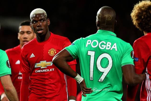 Themen der Woche - Sport Bilder des Tages - SPORT Florentin Pogba of Saint Etienne marks his brother Paul Pogba of Manchester United ManU on a corner during the UEFA Europa League Round of 32 1st leg match at Old Trafford Stadium, Manchester. Picture date: February 16th, 2017. Pic credit should read: Matt McNulty Sportimage EDITORIAL USE ONLY. No use with unauthorised audio, video, data, fixture lists, club league logos or live services. Online in-match use limited to 120 images, no video emulation. No use in betting, games or single club league player publications.