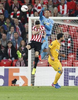 Fußball, EL, Athletic Bilbao - APEOL Nikosia 16 02 2017 Bilbao, Spanien - Fussball, Europa League, Athletic Bilbao vs. APOEL Nikosia: Boy Waterman, Aritz Aduriz  xDAVIDxS.xBUSTAMANTEx xx
