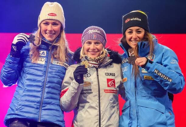 ilder des Tages - SPORT ALPINE SKIING - FIS Ski WC St. Moritz SANKT MORITZ,SWITZERLAND,16.FEB.17 - ALPINE SKIING - FIS Alpine World Ski Championships, giant slalom ladies, award ceremony. Image shows Mikaela Shiffrin (USA), Tessa Worley (FRA) and Sofia Goggia (ITA). GEPAxpictures xMarioxKneisl