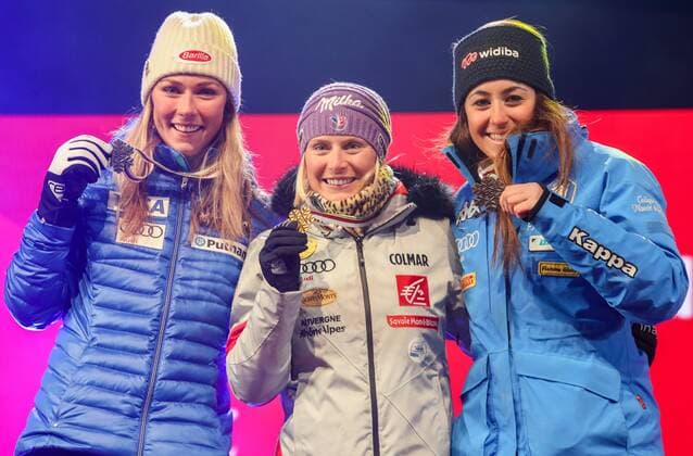 Ski Alpin, WM in St. Moritz, Riesenslalom Damen - Siegerehrung am Abend ALPINE SKIING - FIS Ski WC St. Moritz SANKT MORITZ,SWITZERLAND,16.FEB.17 - ALPINE SKIING - FIS Alpine World Ski Championships, giant slalom ladies, award ceremony. Image shows Mikaela Shiffrin (USA), Tessa Worley (FRA) and Sofia Goggia (ITA). GEPAxpictures xMarioxKneisl