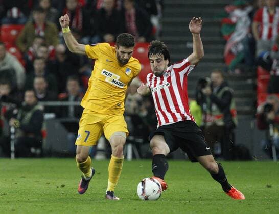 Fußball, EL, Athletic Bilbao - APEOL Nikosia 16 02 2017 Bilbao, Spanien - Fussball, Europa League, Athletic Bilbao vs. APOEL Nikosia: Benat Etxebarria, Giorgos Efrem  xDAVIDxS.xBUSTAMANTEx xx