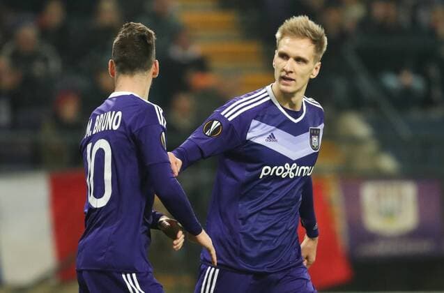 Anderlecht s Massimo Bruno and Anderlecht s Lukasz Teodorczyk pictured during a game between Belgian soccer team RSC Anderlecht and Russian team FC Zenit, first-leg of the 1 16 finals of the Europa League competition, Thursday 16 February 2017, in Brussels. VIRGINIExLEFOUR  x05049132x