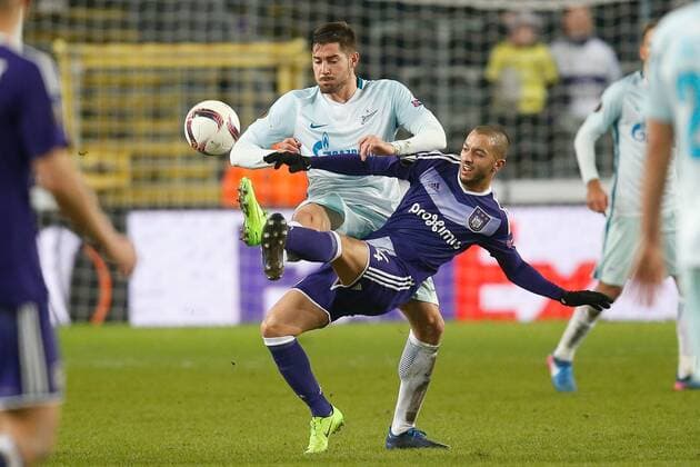 Zenit s Javi Garcia and Anderlecht s Sofiane Hanni fight for the ball during a game between Belgian soccer team RSC Anderlecht and Russian team FC Zenit, first-leg of the 1 16 finals of the Europa League competition, Thursday 16 February 2017, in Brussels. BRUNOxFAHY  x05049139x