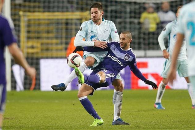 Zenit s Javi Garcia and Anderlecht s Sofiane Hanni fight for the ball during a game between Belgian soccer team RSC Anderlecht and Russian team FC Zenit, first-leg of the 1 16 finals of the Europa League competition, Thursday 16 February 2017, in Brussels. BRUNOxFAHY  x05049140x