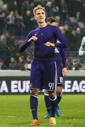 Anderlecht s Lukasz Teodorczyk celebrate after winning a game between Belgian soccer team RSC Anderlecht and Russian team FC Zenit, first-leg of the 1 16 finals of the Europa League competition, Thursday 16 February 2017, in Brussels. VIRGINIExLEFOUR  x05049156x