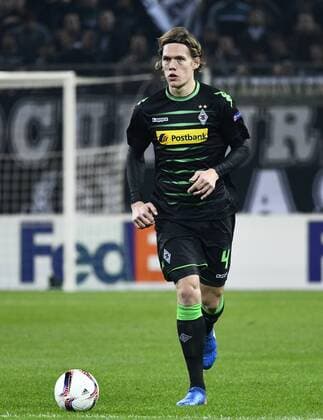 Borussia-Park Mönchengladbach 16.2.2017 Europa League 2016 17 Zwischenrunde, Hinspiel, Borussia Mönchengladbach (Moenchengladbach, Gladbach) vs. AC Florenz --- CJannik Vestergaard (MGLB)