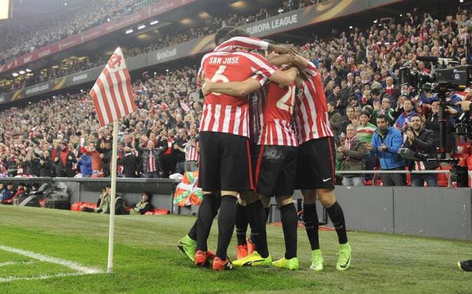 Aduriz. First leg of 1 16 Europa League match between Athletic Bilbao and Apoel Nicosia. In this picture, Aduriz celebrates his goal. xJuanxEcheverriax 