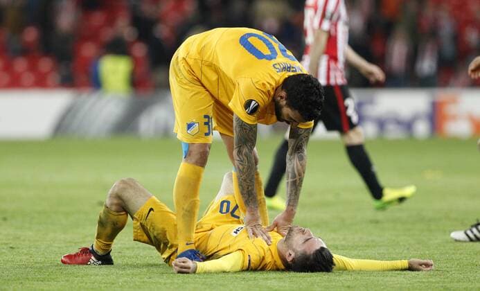 16 02 2017 Bilbao, Spanien - Fussball, Europa League, Athletic Bilbao vs. APOEL Nikosia: Giannis Gianniotas, Giorgos Merkis  xDAVIDxS.xBUSTAMANTEx xx