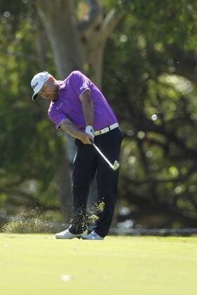 February 17th 2017, Lake Karrinyup Country Club, Perth, Western Australia, Australia; ISPS Handa World Super 6 Perth Golf Tournament Day 2; David Bransdon (AUS) plays an approach shot on the 18th fairway during his round on day 2 xDavidxWoodleyx  ActionPlus11847062