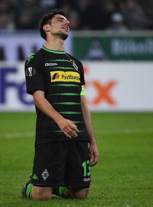 16.02.2017, xjhx, Fussball Europa League, Borussia Moenchengladbach - AC Florenz, emspor, v.l. Lars Stindl (Borussia Mönchengladbach) enttaeuscht, enttaeuscht schauend, dissapointed Moenchengladbach