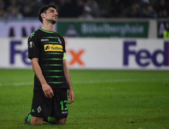 16.02.2017, xjhx, Fussball Europa League, Borussia Moenchengladbach - AC Florenz, emspor, v.l. Lars Stindl (Borussia Mönchengladbach) enttaeuscht, enttaeuscht schauend, dissapointed Moenchengladbach