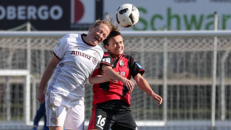 v.li.: Melanie Behringer (FCB, 7), Lina Maria Magull (Freiburg, 16), Kopfball, header, Aktion, Action, Fussball, Allianz Frauen-Bundesliga, SC Freiburg - FC Bayern München, xozx