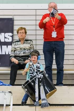 junger Fan des SWE, Schwarz-Weiß Erfurt; Fans, Publikum, Zuschauer, Stimmung, Volleyball, Volleyball-Bundesliga Frauen, Schwarz-Weiß Erfurt - Rote Raben Vilsbiburg, xprx