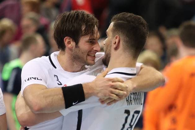 Bilder des Tages - SPORT SG Flensburg-Handewitt - Paris Saint Germain, EHF Champions League 2016 17; Flensburg, 18.02.17 Flensburg, 18.02.17 Handball, VELUX EHF Champions League 2016 17, Saison 2016 2017, Gruppenphase, SG Flensburg-Handewitt - Paris Saint Germain : Jubel nach Sieg Uwe Gensheimer (Paris Saint Germain, 03), Nedim Remili (Paris Saint Germain, 18) xmmkx